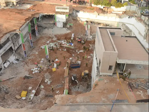 זירת קריסת החניון רמת החייל – חילוץ לכודים (ניב אהרונסון)