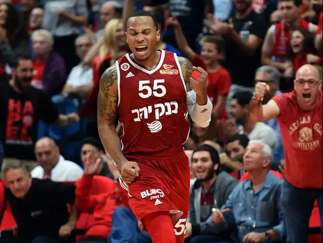 שחקן הפועל ירושלים קרטיס ג'רלס (ברני ארדוב)