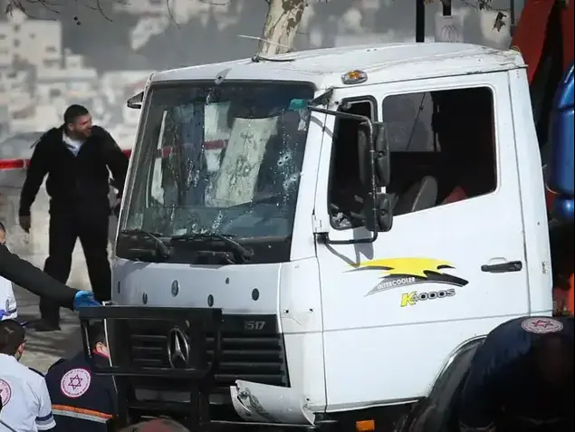 זירת פיגוע הדריסה בטיילת ארמון הנציב בירושלים, 8 בינואר 2017 (נועם מושקוביץ)