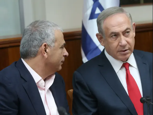 ראש הממשלה בנימין נתניהו ושר האוצר משה כחלון, ישיבת ממשלה, 22 בינואר 2017 (מערכת וואלה! NEWS , פול צלמים
צילום: אלכס קולומויסקי)