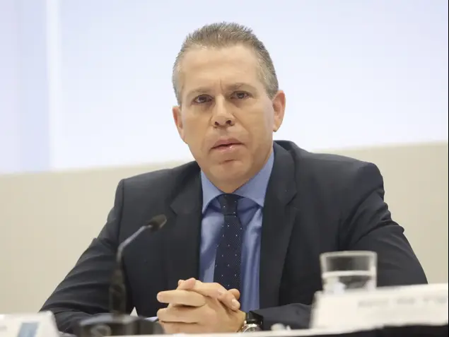 השר לביטחון פנים גלעד ארדן במסיבת עיתונאים בנושא אי הפללת צרכני קנאביס בבימ"ש המחוזי בתל אביב, 26 בינואר 2017 (מגד גוזני)
