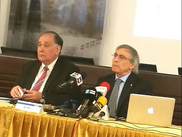 ראש עיריית חיפה יונה יהב בהצגת דו"ח על סכנות האמוניה במפרץ, חיפה, 31 בינואר 2017 (מערכת וואלה! NEWS)