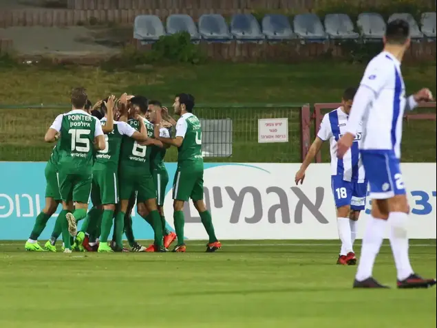 שחקני מכבי חיפה חוגגים שער של עומר דמארי (לירון מולדובן)