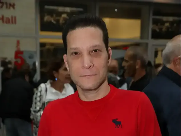 קובי מנורה (רפי דלויה)