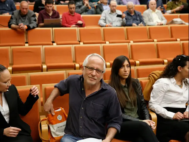 דיון בתיק של הזוג נתניהו נגד העיתונאי יגאל סרנה, בית משפט השלום תל אביב, 14 במרץ 2017 (פול צלמים , מוטי מילרוד, הארץ)