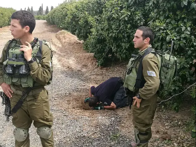 מקום נפילת הרקטה במועצה האזורית חוף אשקלון, 18 במרץ 2017 (שי מכלוף)
