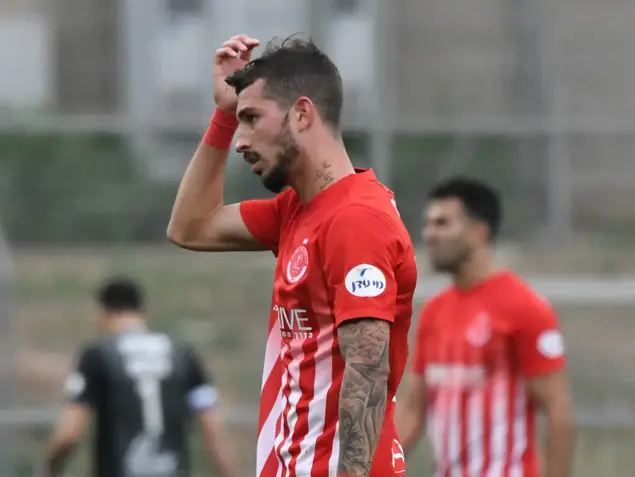 סער בנבנישתי שחקן הפועל תל אביב (ג'יני)
