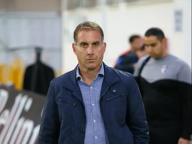 מאמן עירוני קרית שמונה תומר קשטן (לירון מולדובן)