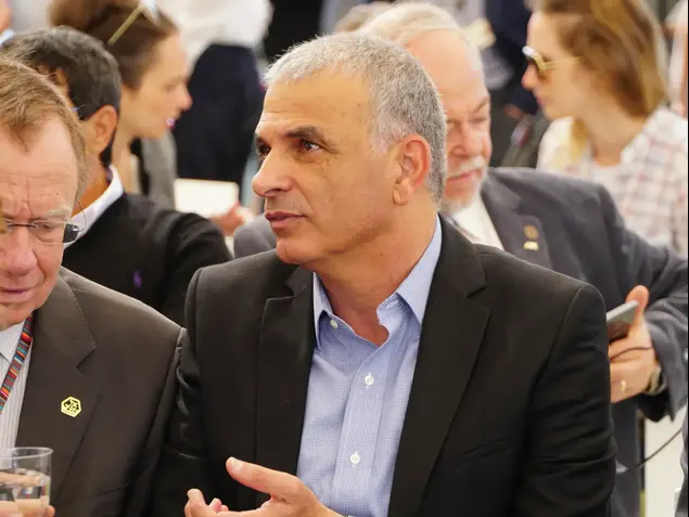 שר האוצר משה כחלון במסיבת עיתונאים בבי"ח רמב"ם 19 באפריל 2017 (ערן גילווארג)
