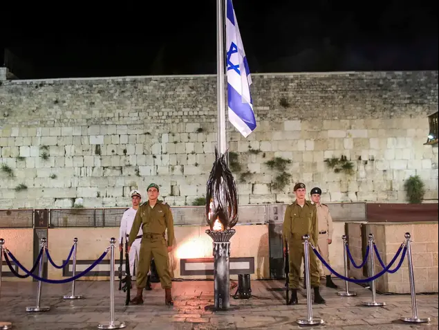 טקס יום הזכרון ברחבת הכותל, 30 באפריל 2017 (נועם מושקוביץ)