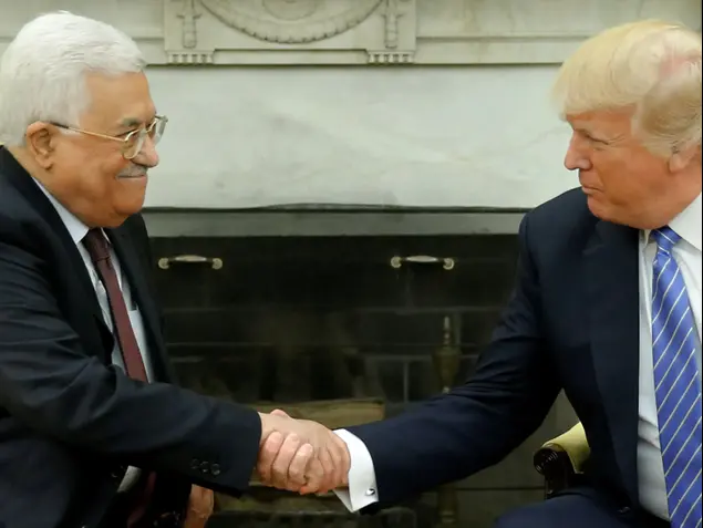 פגישת נשיא ארה"ב דונלד טראמפ ונשיא הרש"פ אבו מאבן, הבית הלבן, וושינגטון, ארה"ב (רויטרס)