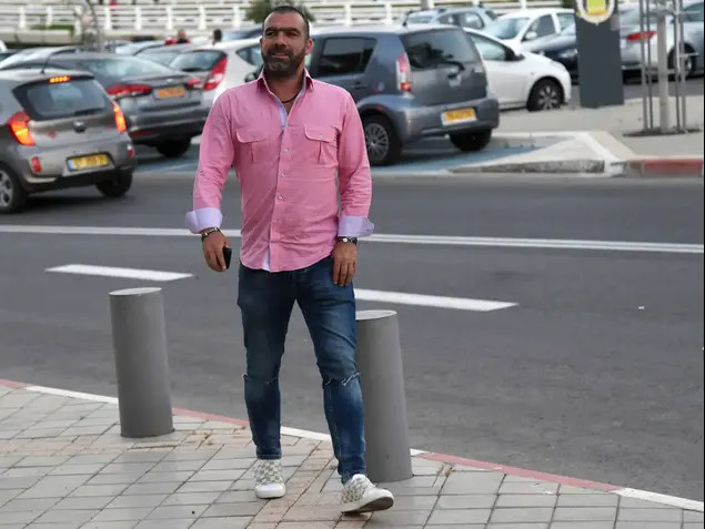שחקן הפועל תל אביב לשעבר פיני בלילי (ברני ארדוב)