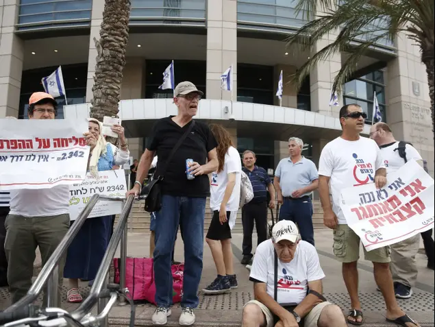 הפגנת אנשים בעלי נכות מול קריית הממשלה בתל אביב, 18 במאי 2017 (מגד גוזני)