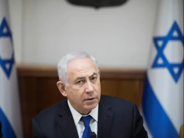ביבי נתניהו בפתח ישיבת הממשלה, משרד רה"מ, ירושלים 18 ביוני 2017 (רויטרס)