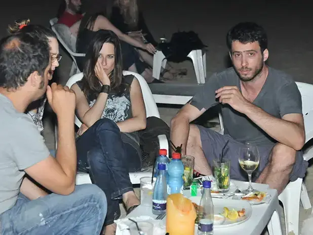 פפראצי שפרה, מולי, עידו ויונית בים (יוני טובלי)