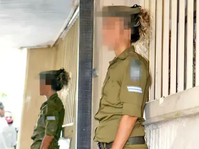 חיילת בבקו"ם (שרון בוקוב)