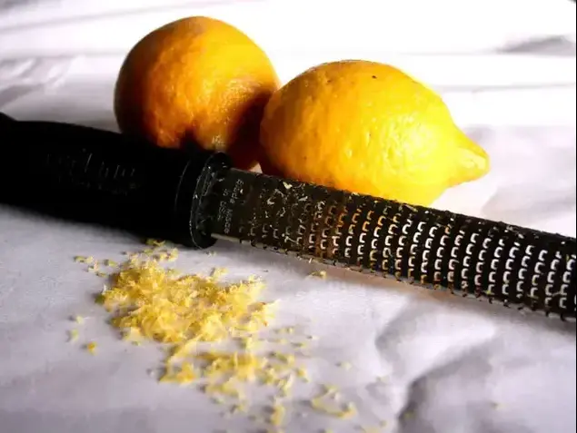 הכנת עוגה בחושה (יח"צ , מור סגל)