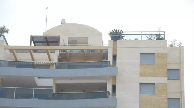 ביתה של ח"כ זהבה גלאון בפתח תקווה, ינואר 2015 (ראובן קסטרו)