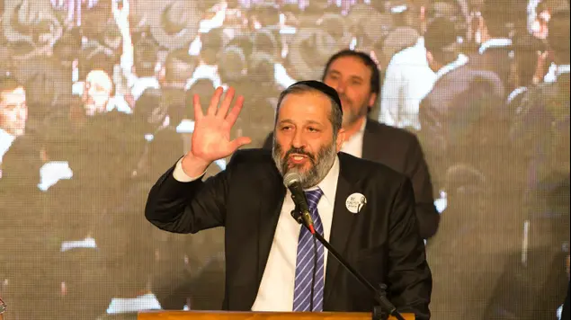 אריה דרעי במטה ש"ס לאחר תוצאות המדגם, ירושלים, מרץ 2015 (מור שאולי)