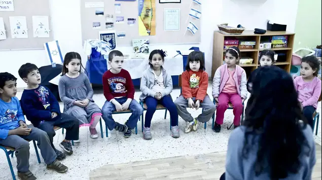 הכנה ליום השואה בגן ילדים "אמנון ותמר" ברמת גן, אפריל 2015 (מגד גוזני)