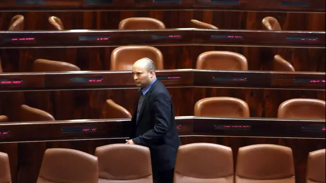 חבר הכנסת ויושב ראש הבית היהודי נפתלי בנט במליאה בכנסת (נועם מושקוביץ)