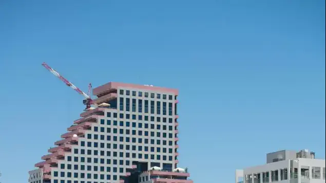 משפחות ערביות ויהודיות מבלות בחוף הים בחופש הגדול (נמרוד סונדרס)