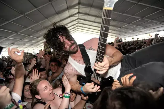 יאניס פיליפאוסקס מלהקת Foals (GettyImages , Charley Gallay)