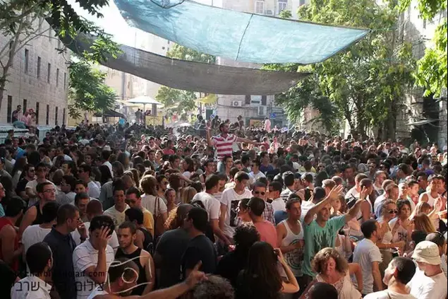 מסיבת רחוב בירושלים (יח"צ , קובי שרבים)