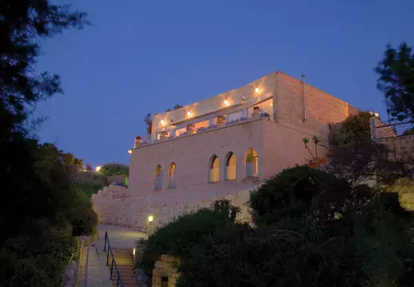 בית משופץ ביפו בתכנון איתי ליננברג ורון רוזן, מרץ 12' (בית ונוי , "שגב צילום")
