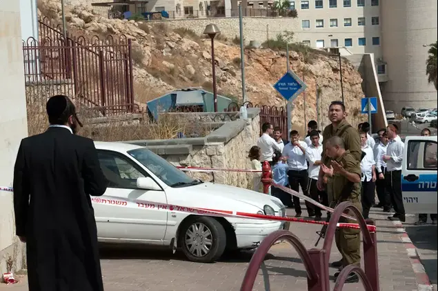 ילד נשכח ברכב ברכב הסעות ומת במודיעין עלית , אוגוסט 2012 (עומר מירון)