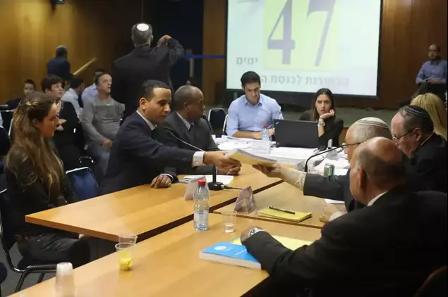 הגשת הרשימות לוועדת הבחירות המרכזית דצמבר 12 (יותם רונן)