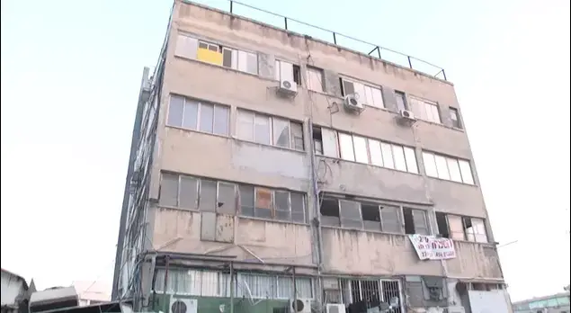 הצצה לבניין בו נערכו "מסיבות החשק" של הזמרים (מערכת וואלה! NEWS , דוד קורן)