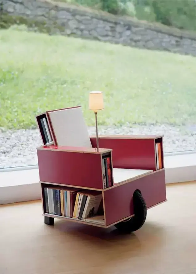 כיסא ספרייה בעיצוב נילס הולגר (יח"צ , www.design-bestseller.de)