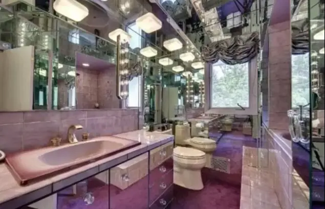 בתים ודירות שקשה למכור (יח"צ , terriblerealestateagentphotos.com)