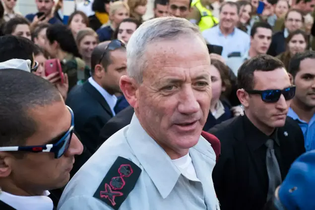 בני גנץ יוצא מהקריה לאחר טקס חילופי רמטכ"לים. פברואר 2015 (יותם רונן)