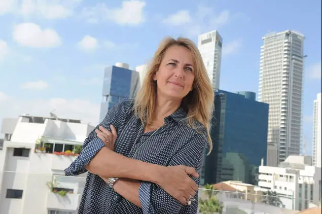 פטריציה אורקיולה מתכננת את הפנטהאוז במגדל מאייר (ראובן קסטרו , רובי קסטרו)
