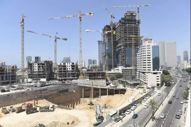 פרויקט הבנייה של גינדי בתל אביב, שוק הסיטונאים. אוגוסט 2015 (ראובן קסטרו)