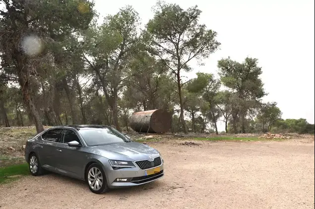 סקודה סופרב 1.8 ל' TSI אקסקלוסיב במבחן דרכים (ניר בן טובים)