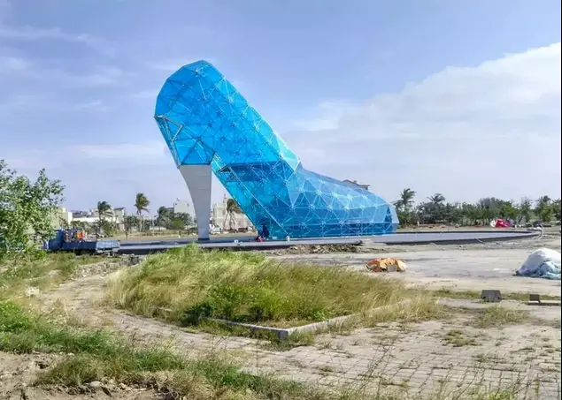 כנסייה בצורת נעל בטייוואן (צילום מסך , Dezeen)