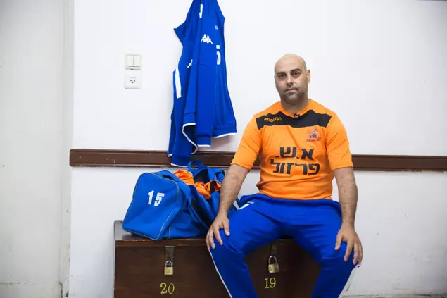 כדורגלן העבר סהר מזרחי (יותם רונן)