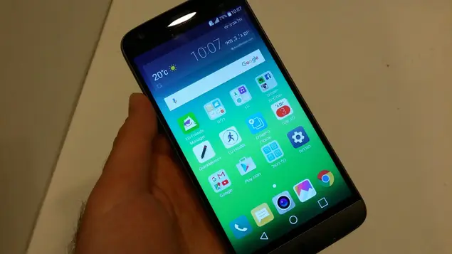LG G5 אנבוקסינג (מערכת וואלה! , עריכה: עומרי וייס)