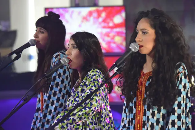 להקת a-wa באולפן וואלה (ראובן קסטרו)