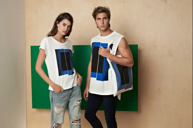 חולצות טי ותיק בעיצוב האמנית אלימה מקולקציית השת"פ של קסטרו ומוזיאון תל-אביב (יח"צ , דודי חסון)
