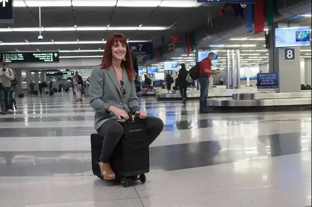 סיפור בדקה תיירות מזוודה נוסעת (מערכת וואלה! NEWS , Modobag)