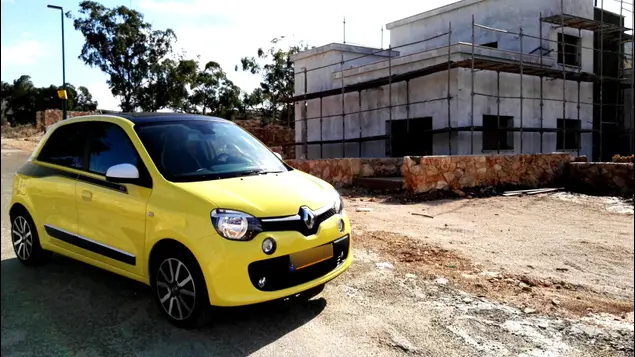 רנו טווינגו 0.9 ל' טורבו EDC במבחן דרכים (ניר בן טובים)