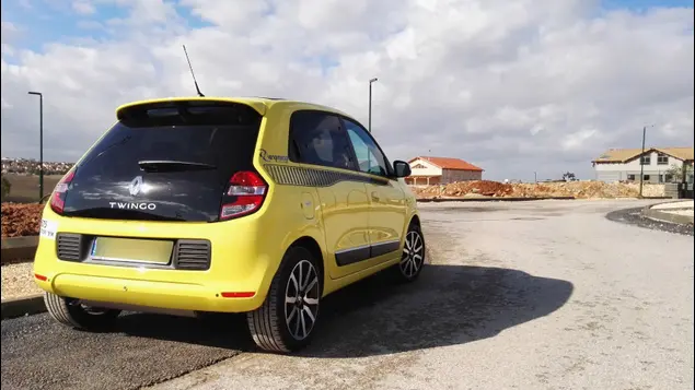 רנו טווינגו 0.9 ל' טורבו EDC במבחן דרכים (ניר בן טובים)