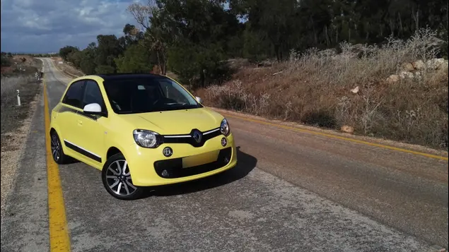 רנו טווינגו 0.9 ל' טורבו EDC במבחן דרכים (ניר בן טובים)