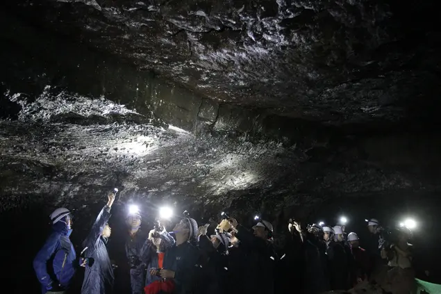מערת לאבה מאנג'נגל באי ג'ג'ו בדרום קוריאה, נובמבר 2015 (GettyImages)
