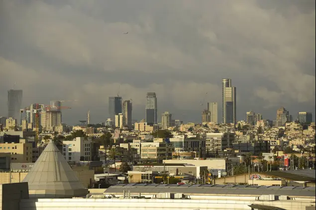 בנייה בגוש דן, דצמבר 2016 (ראובן קסטרו)