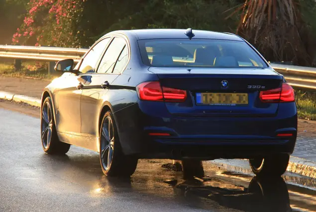 ב.מ.וו 330 היברידית במבחן דרכים (מערכת וואלה! NEWS , רמי גלבוע)